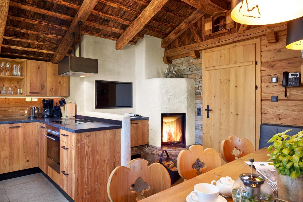 Promi Alm Flachau - Luxus Chalets Exteriör bild