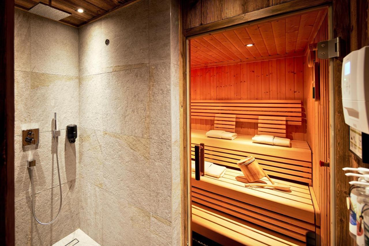 Promi Alm Flachau - Luxus Chalets Exteriör bild
